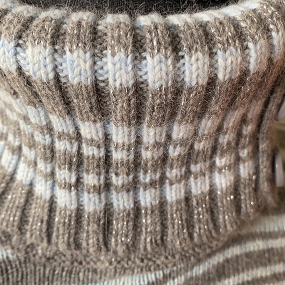 DKNY Sweater Turtleneck - Picture 6 of 12